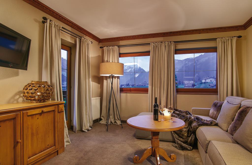 Villa Haidacher Relax & Lifestyle Apartments Zell am Ziller Rom bilde
